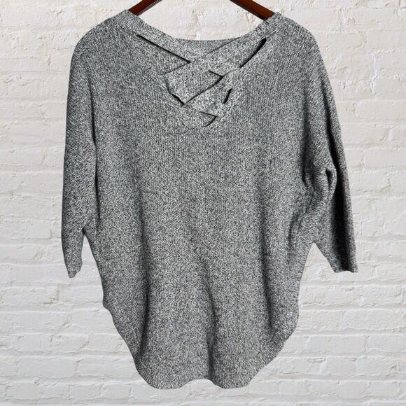 Express 3/4 Sleeve Boxy Curved Hem Knit Sweater  Top Womens Size Medium Gray - Picture 1 of 8